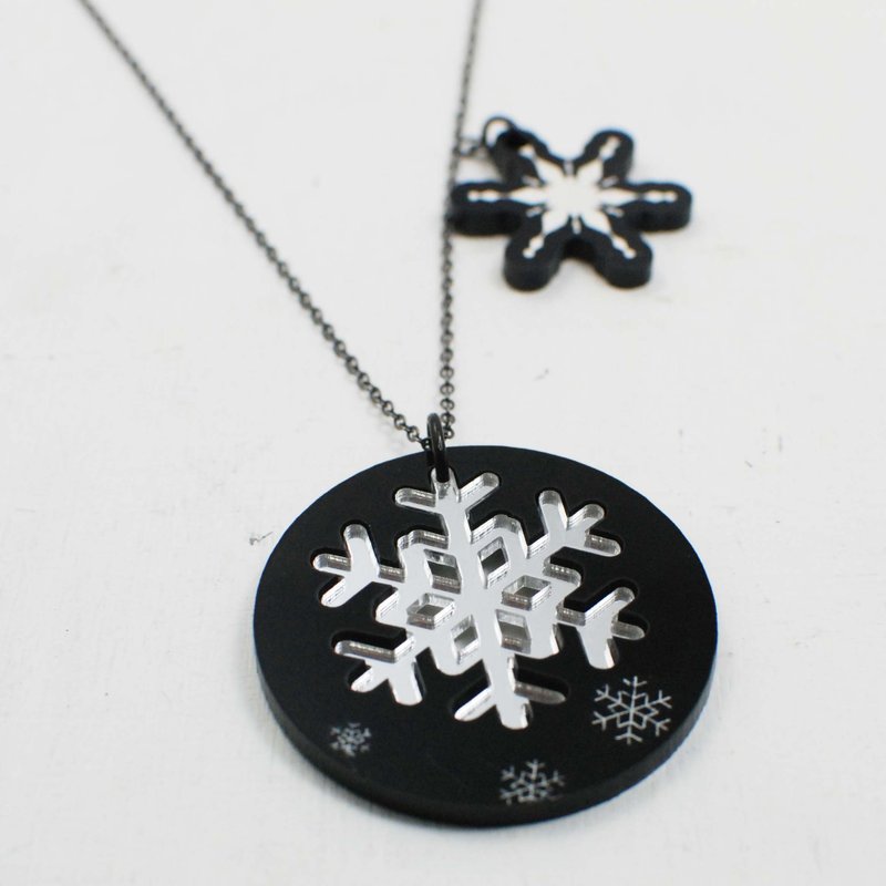 银色极简雪花/短项链 - 项链 - 压克力 黑色