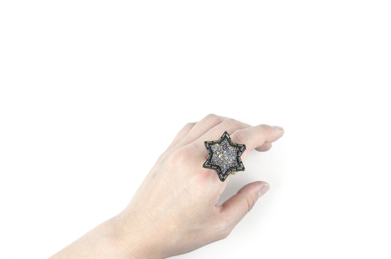 SUE BI DO WA - 手工制作皮革并合手织星星戒指(混合彩色)-Leather mix with yarn Star Ring - 戒指 - 真皮 多色
