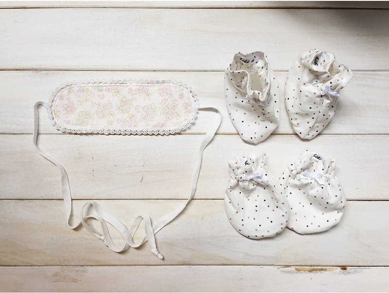 MIT手作 初生小碎花女宝宝 满月弥月礼物 附包装 - 满月礼盒 - 棉．麻 多色