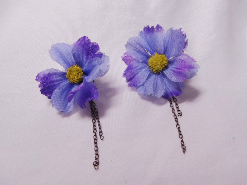 双层俏皮小波斯菊花(紫蓝) 花朵耳饰 - 耳环/耳夹 - 其他材质 多色