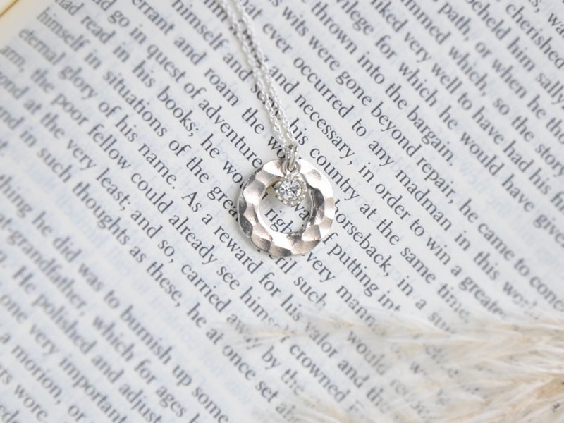 高雅的月轮 - 项链 - 纯银 白色