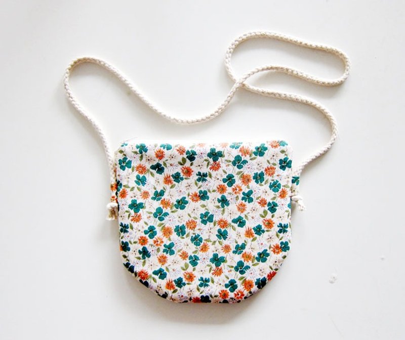 半圆 斜背 拉链包/零钱包 秋色落叶小花 （也可选择其他零钱包布料图案） - 侧背包/斜挎包 - 其他材质 绿色