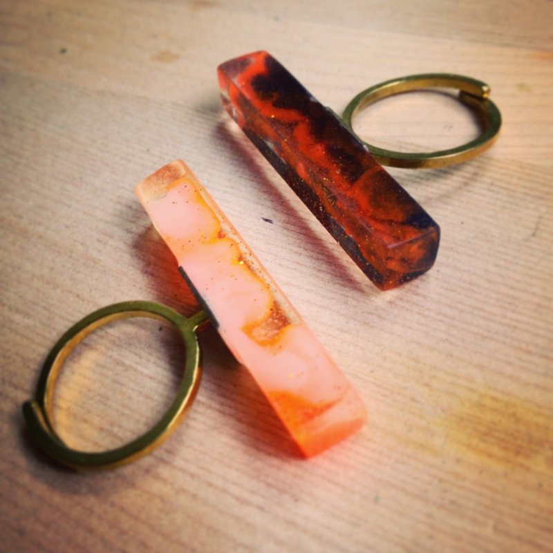 指间山水 手工戒指 - Epoxy热带鱼戒指：单品创作 - 戒指 - 塑料 多色