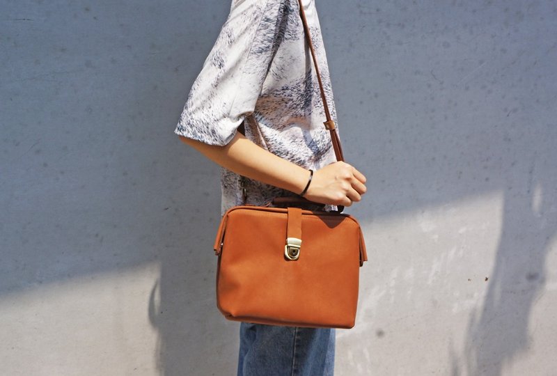 fukada820专属 暗紫色 - 侧背包/斜挎包 - 真皮 红色