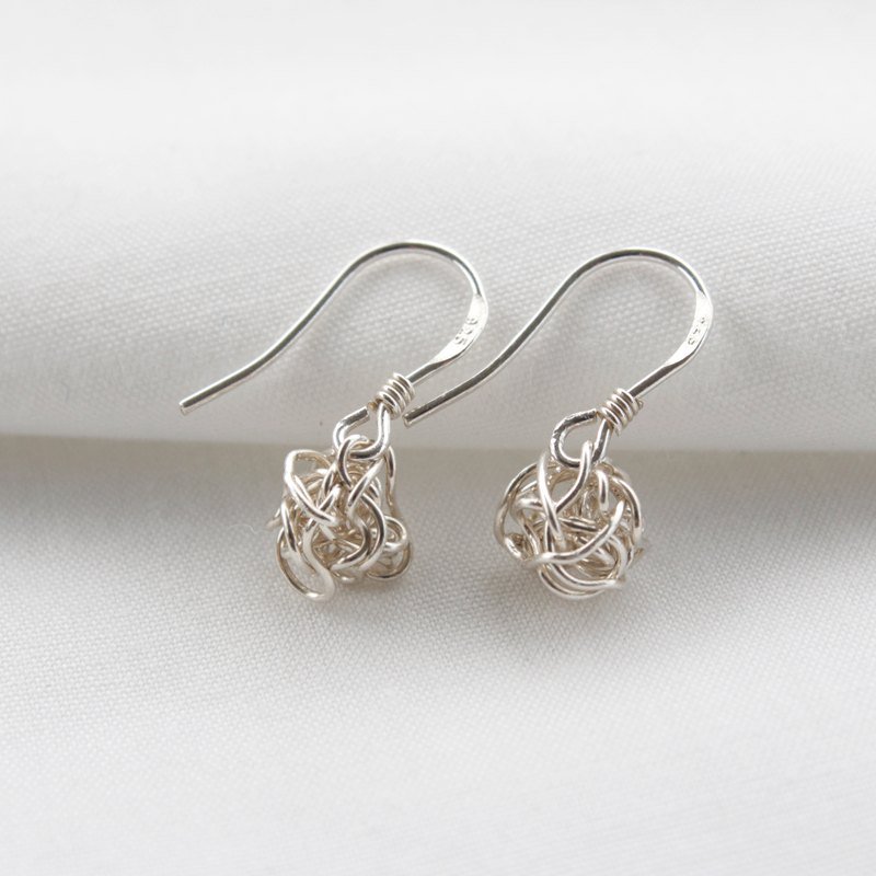 【BE.RUBY】纯银耳环-泡面垂挂式 - 耳环/耳夹 - 其他金属 灰色