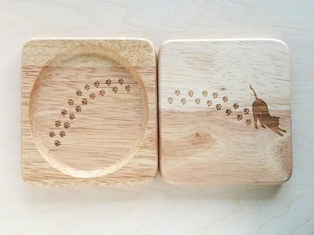 Paw footprints Square coaster Cat with silhouette Gift wrapping Christmas Gift - 杯垫 - 木头 咖啡色
