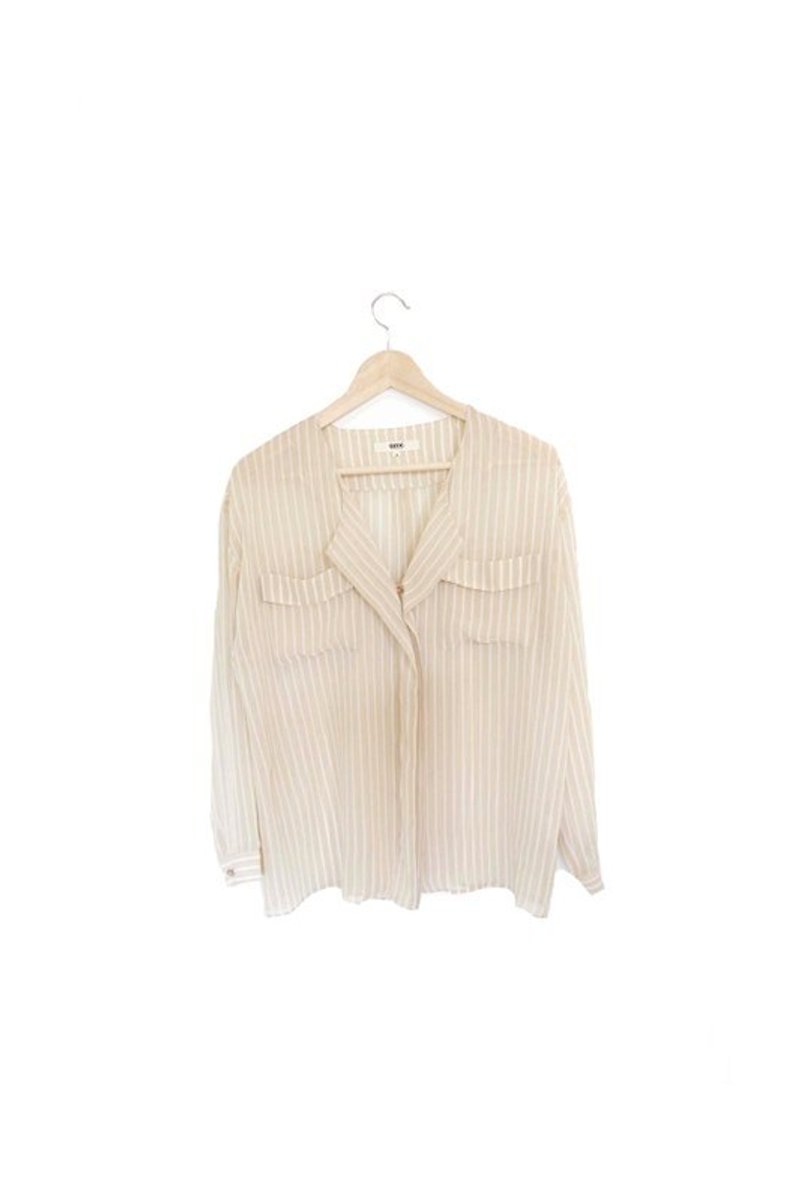 【Wahr】浅纹上衣 - 女装衬衫 - 其他材质 多色