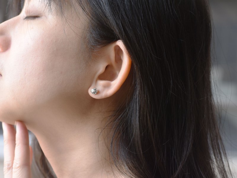 小结球 | 纯银耳环 可改夹式 女款 简约 情人礼物 - 耳环/耳夹 - 纯银 银色