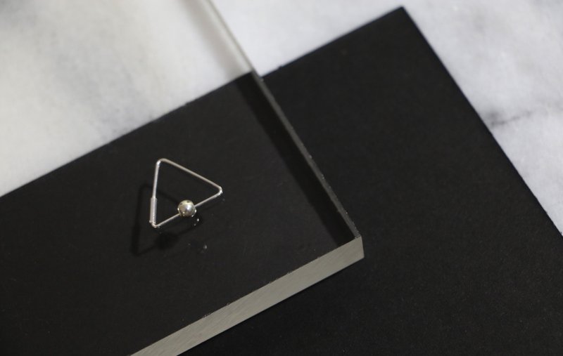 归鱼|基础系列| 三角线系列耳环-圆珠(单边) - 耳环/耳夹 - 纯银 