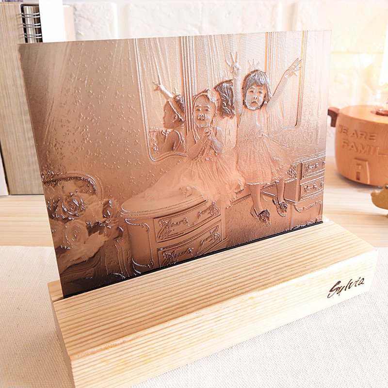 定制化照片雕刻(含木制底座) / 小【周年纪念】 - 画框/相框 - 压克力 咖啡色