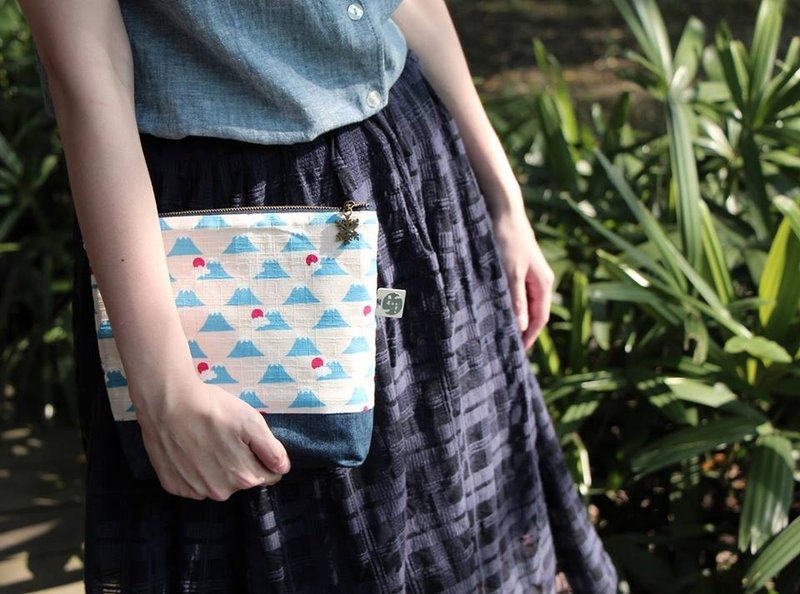 浓眉・日本の米Fuji山//拼接//日制牛仔布・化妆包＋相机包 - 化妆包/杂物包 - 棉．麻 白色