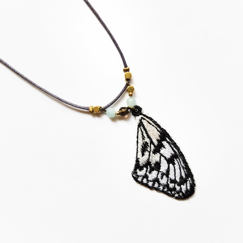 刺绣 蝴蝶 天然石蝶羽项链 / 大白斑蝶 Paper Kite Butterfly - 项链 - 绣线 白色