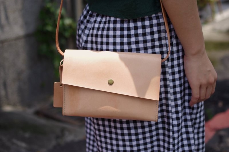 【手感系列】手工缝制真皮 背带两用小方包 原色款 S号  - 侧背包/斜挎包 - 真皮 卡其色