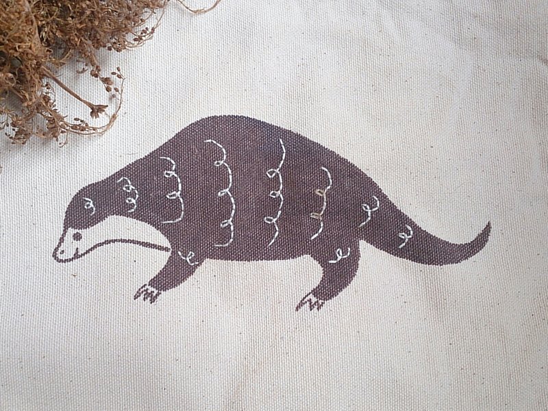 穿山甲小姐-绢印帆布环保袋 - 侧背包/斜挎包 - 其他材质 