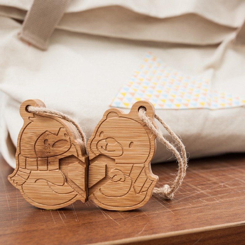 【情人节礼物】【南极企鹅与北极熊】情侣 闺蜜吊饰/旅行挂牌  - 行李吊牌 - 竹 咖啡色