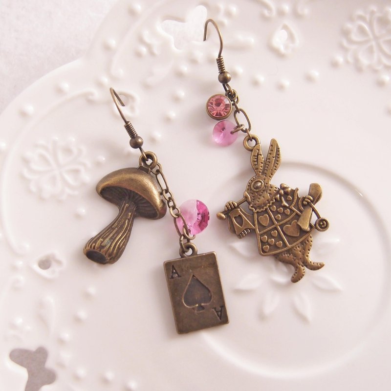 爱丽丝梦游仙境 - 已改开新卖场 - 耳环/耳夹 - 其他材质 咖啡色