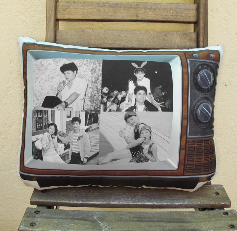 FunPrint父亲节期间限定-爸爸的复古抱枕【黑白屏幕款】 7/2-7/23定制化父亲节礼物 - 玩偶/公仔 - 其他材质 