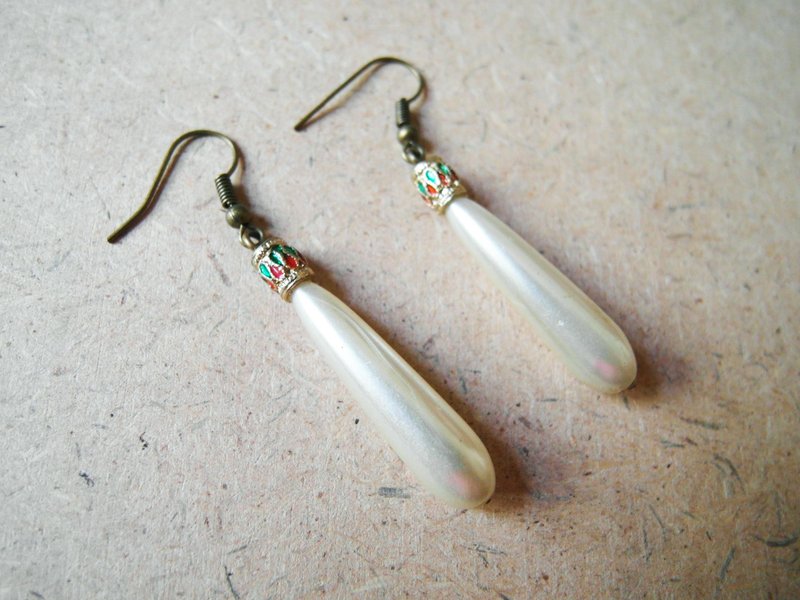 复时品【手工耳环：极限芭蕾】 - 耳环/耳夹 - 其他材质 白色