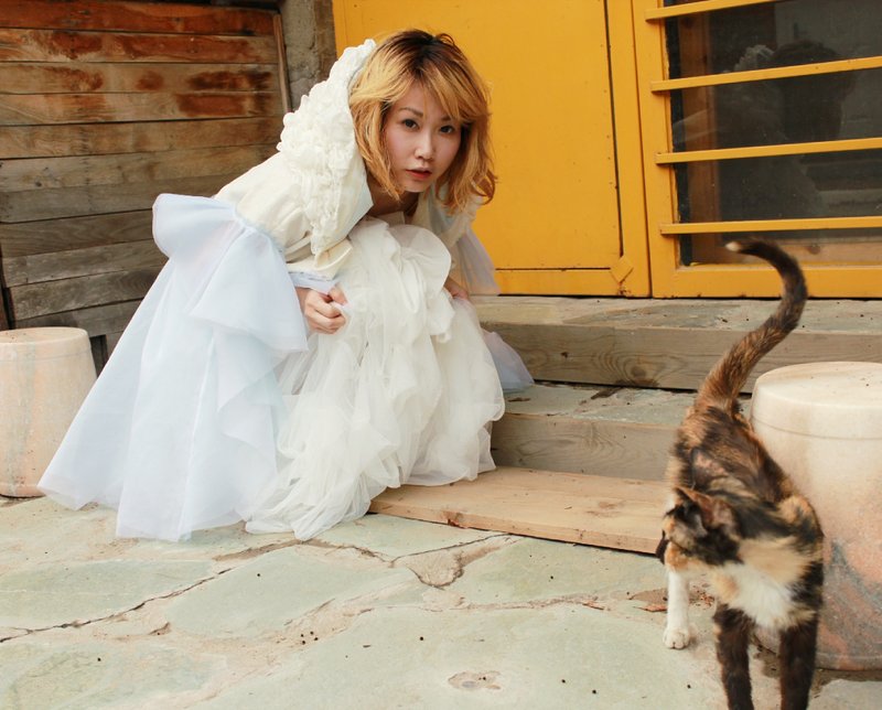 moi non plus 真丝雪纺拼接连帽外套 - 女装休闲/机能外套 - 其他材质 白色