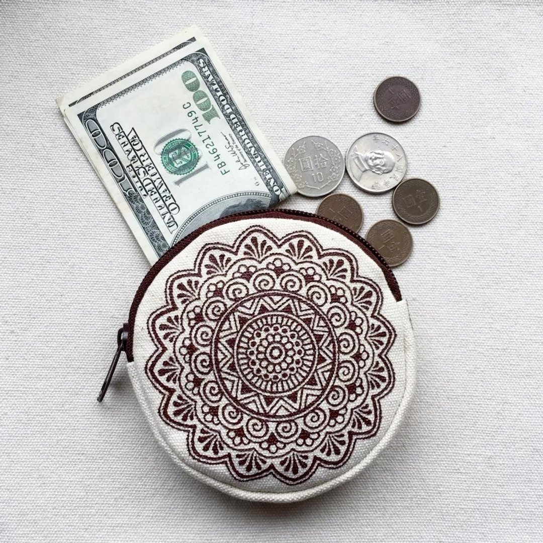 圆型 手绘零钱包 3C收纳包 咖啡色 Henna Mandala 设计 彩绘 汉娜 蔓蒂 曼陀罗 禅绕 民族 印度彩绘 帆布 - 零钱包 - 其他材质 咖啡色