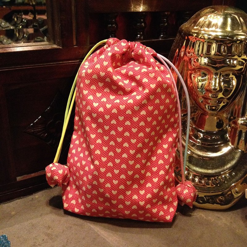 红色点点爱心 礼物袋 束口袋 - 化妆包/杂物包 - 其他材质 红色