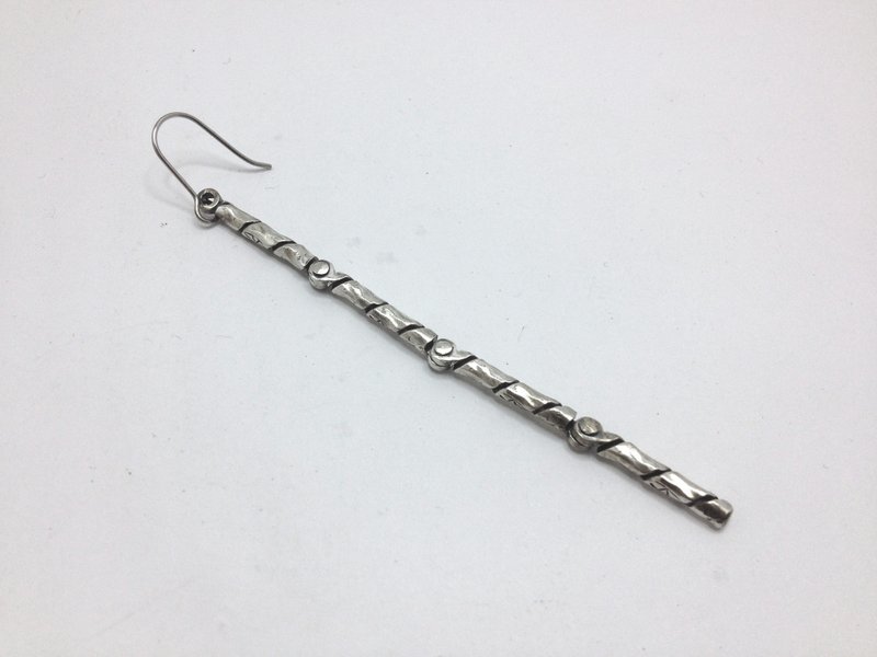 伊希多拉之十・纯银长耳环(单条) | Isidora - 耳环/耳夹 - 其他金属 灰色