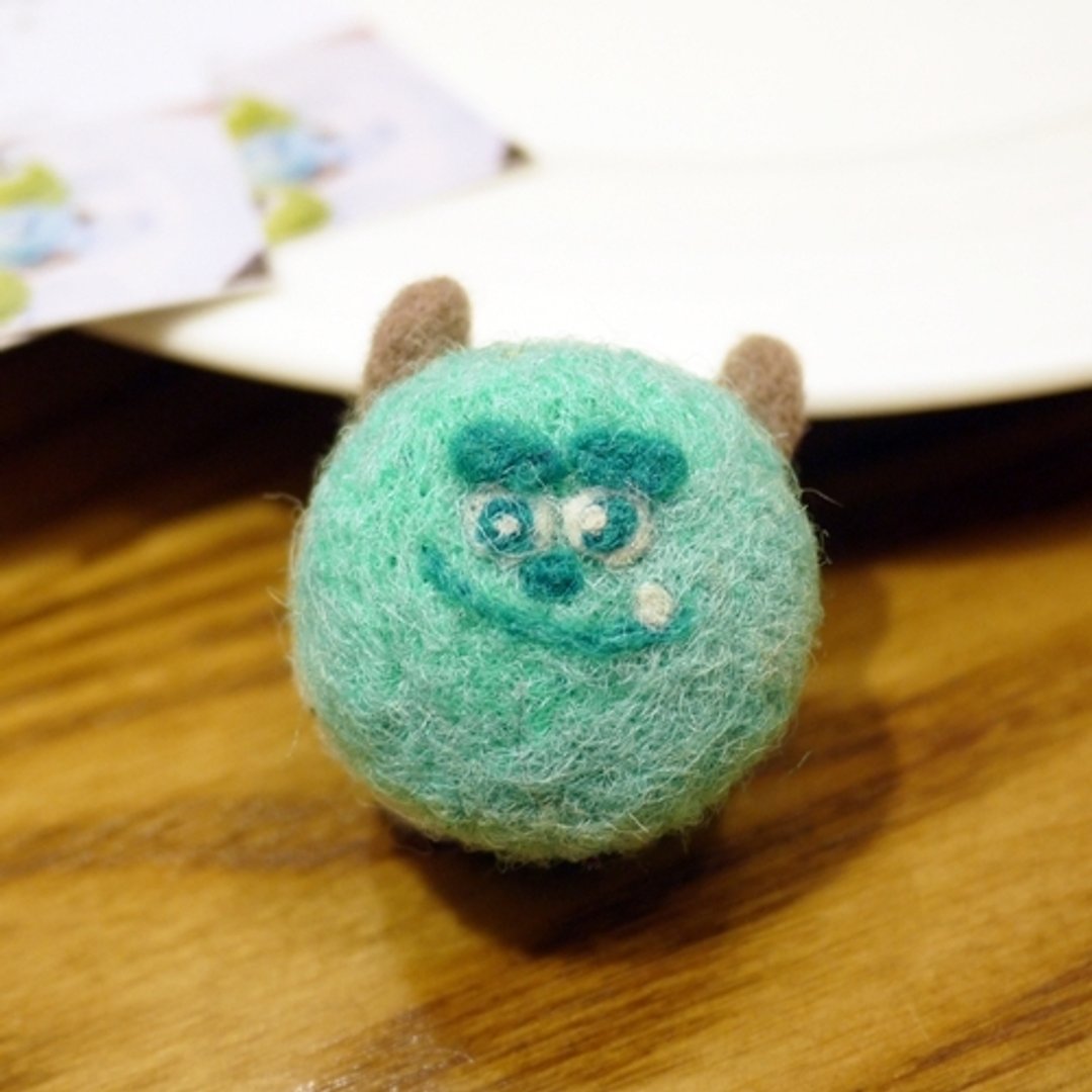 Hanju's羊毛儿。手作 DIY 水湖兰怪兽 马卡龙系列 羊毛毡 手机吊饰/防尘塞/强力磁铁 - 玩偶/公仔 - 羊毛 多色