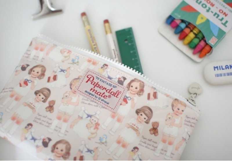 韩国【Afrocat】Oilcloth pouch_M〈Beige Pattern〉复古 纸娃娃 钱包 化妆包 铅笔盒 文具 收纳 - 铅笔/自动铅笔 - 真皮 卡其色