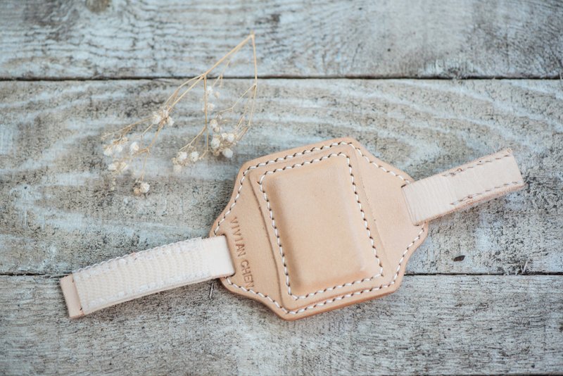 植物鞣手缝磁铁手环(造型师爱用) - 手链/手环 - 真皮 橘色