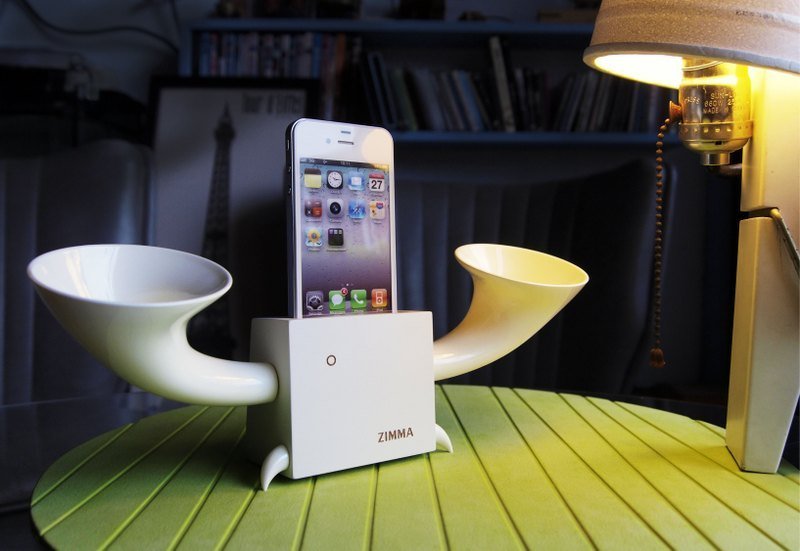 母亲节！全球限量版200台 !! ZIMMA-立体双声道 扩音器   南洋贝壳杉(雪白限量版)+珍珠白  ( 适合iPhone 5c / 5s / 5 / 4s / 4  与 iPod Touch 5等机型使用 ) - 摆饰 - 木头 白色