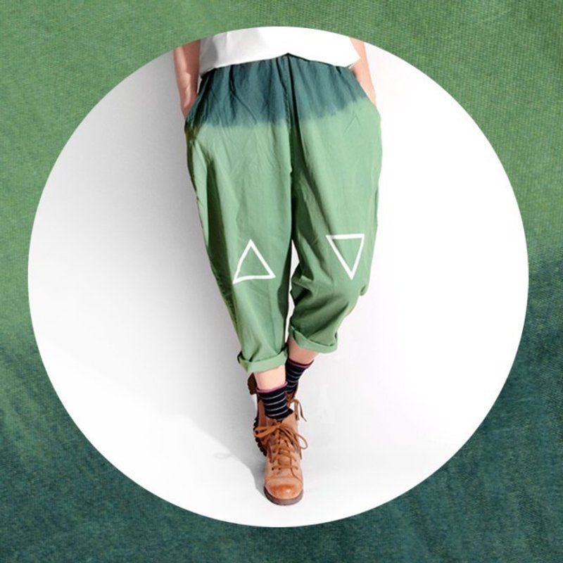 【M0324】HEY SUN独立手作品牌· 草地拥抱渐层晕染不对称三角休闲哈伦裤 - 女装长裤 - 其他材质 绿色
