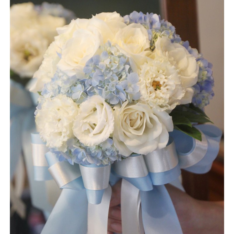 漫花草-浅蓝色绣球新娘捧花 定制化婚礼捧花 欧式鲜花捧花 - 胸针 - 植物．花 白色