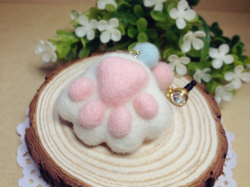 【奶油毛毛】羊毛毡 梦幻疗愈系 小猫咪 肉球 肉垫 脚掌 萌猫 手机吊饰 耳机塞 防尘塞 钥匙圈 小白猫咪 生日礼物 情侣礼物 手工制作 独家 - 耳机 - 羊毛 白色