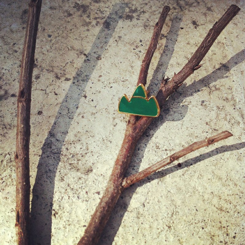 绿山☉手作耳环（单支） - 耳环/耳夹 - 其他金属 绿色