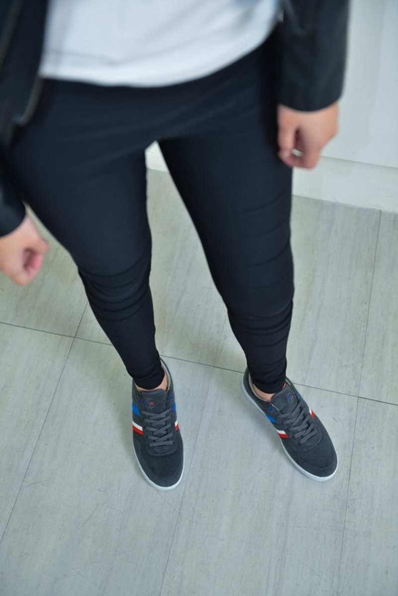 FYE法国环保鞋  铁灰色 日本超纤环保休闲鞋(再回收概念,耐穿,不会分解)  男.女生款---舒适·时尚。单一尺寸38号 - 女款休闲鞋 - 其他材质 灰色