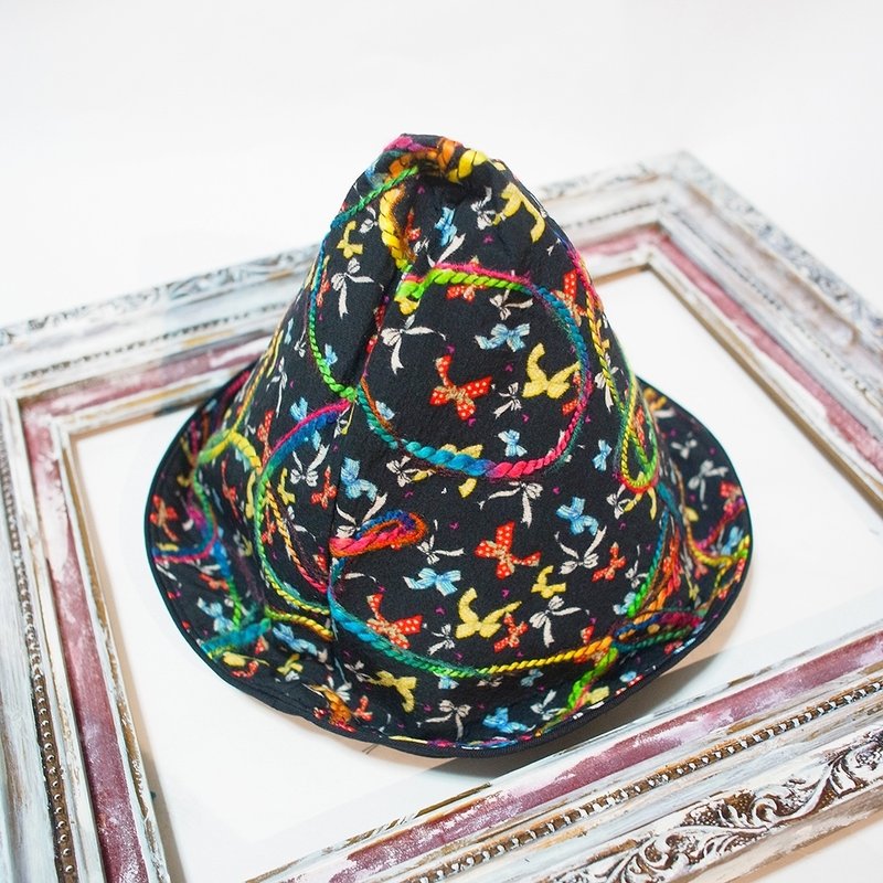 A MERRY HEART♥独家设计蝴蝶萤光毛线三角精灵帽 - 帽子 - 其他材质 黑色