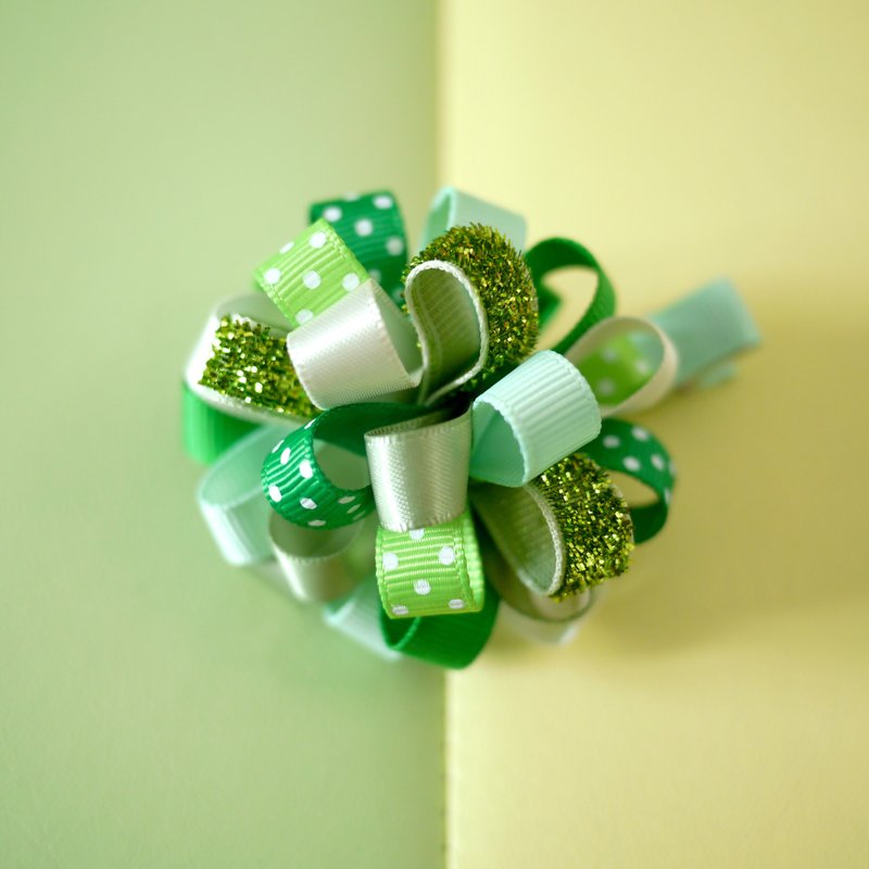 儿童发夹：亮绿的花球loopy puff - 围嘴/口水巾 - 丝．绢 绿色