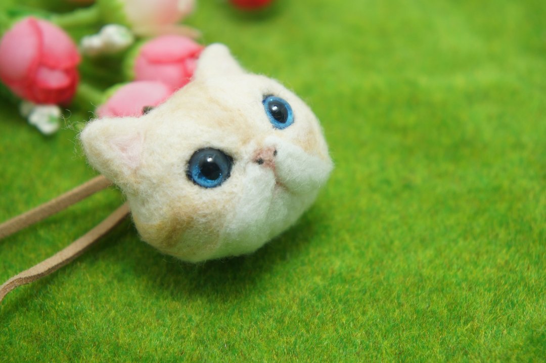 [毛毛兔]可爱羊毛毡黄色猫 胸针 扣针 项链两用 可定制化 - 项链 - 羊毛 