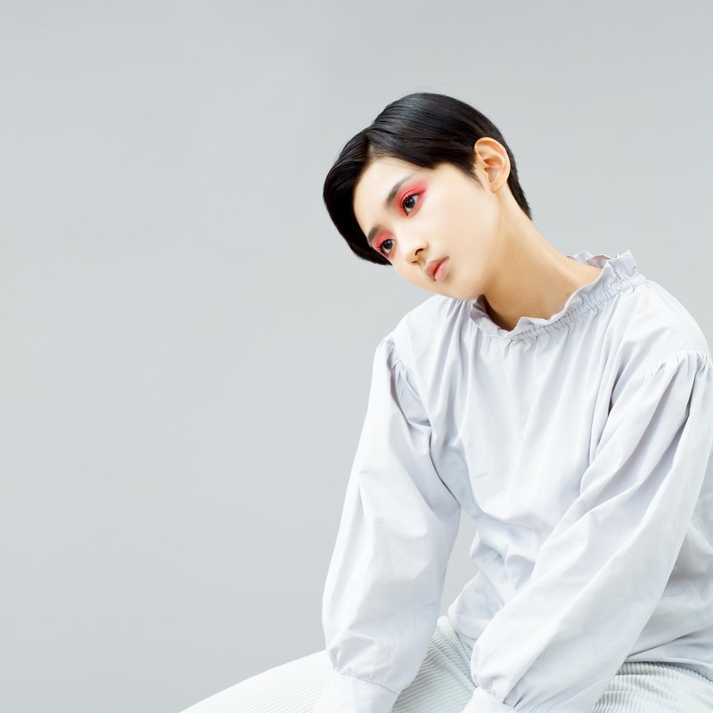 荷叶边设一字领衬衫 - 女装上衣 - 其他材质 灰色