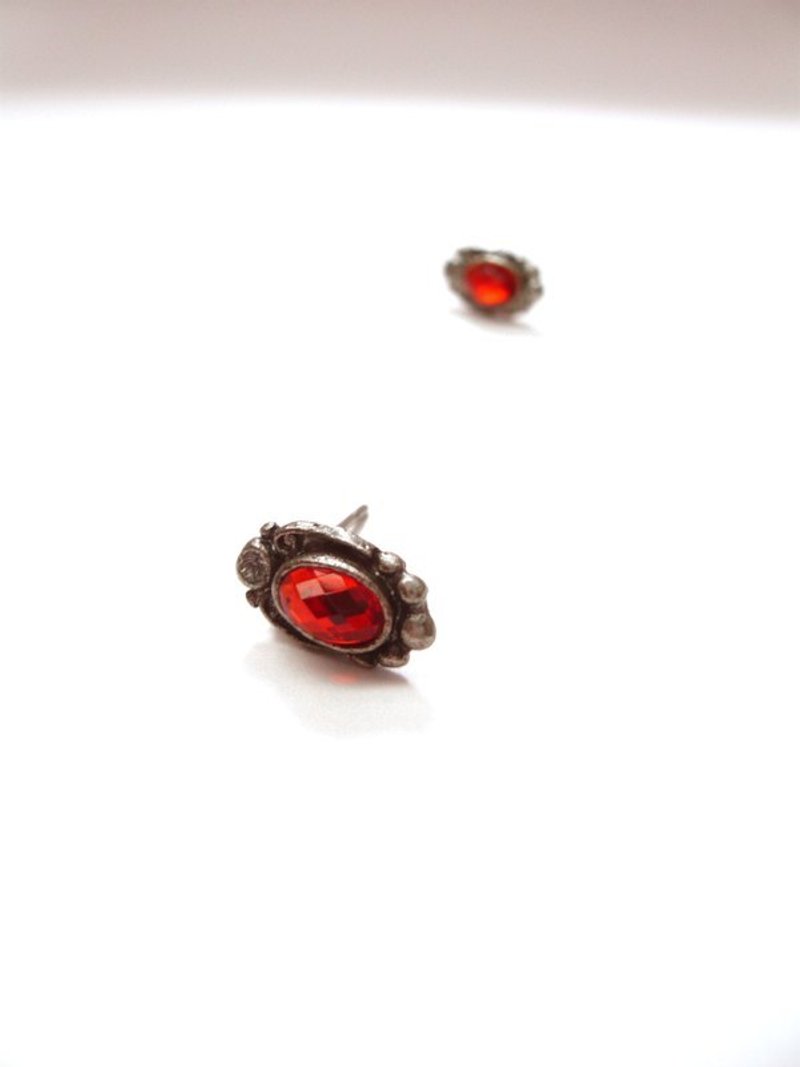 小巧魔镜红宝石古典耳环 - 耳环/耳夹 - 其他金属 
