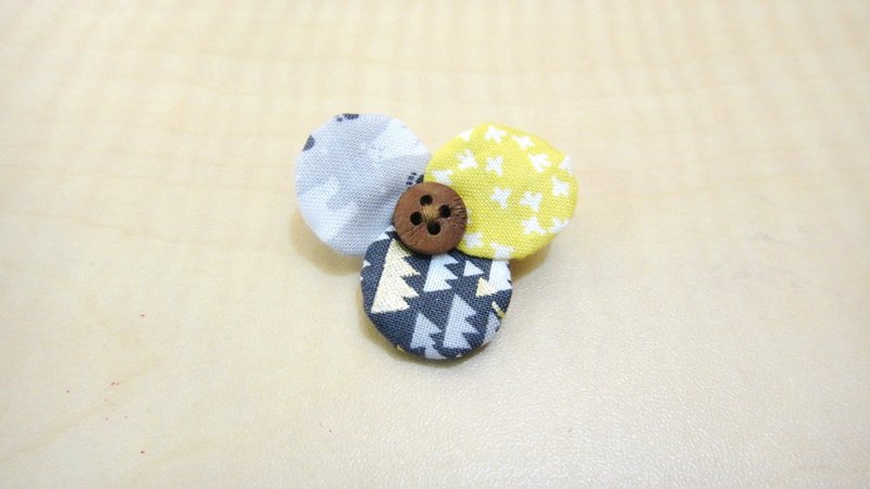 缤纷花朵别针 - White night - 胸针 - 其他材质 黄色