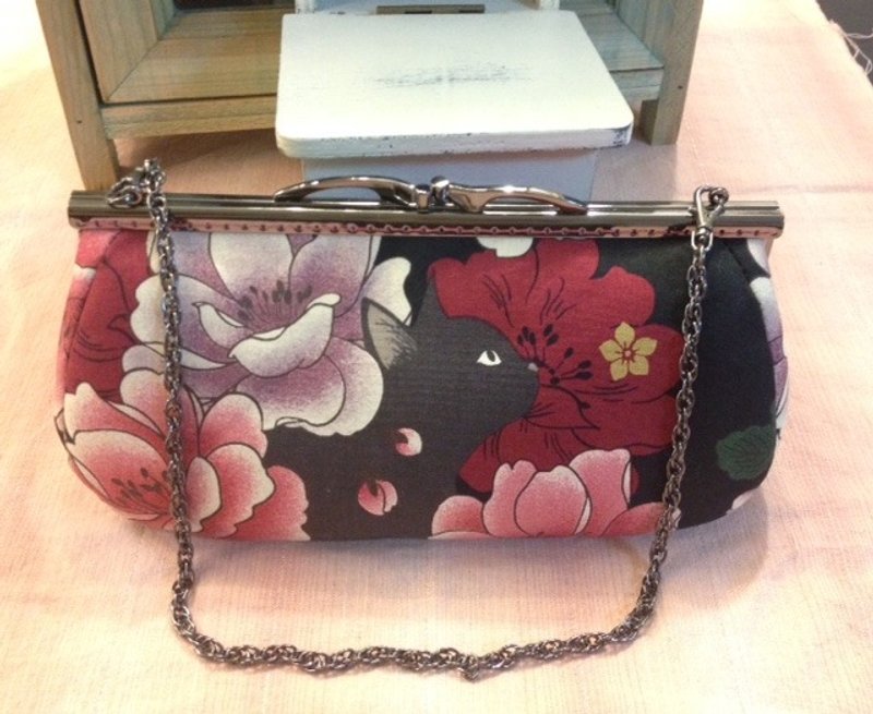 20厘米仕女口金包,百花辽澜烫金日本棉布,躲躲猫咪系列 - 其他 - 其他材质 红色