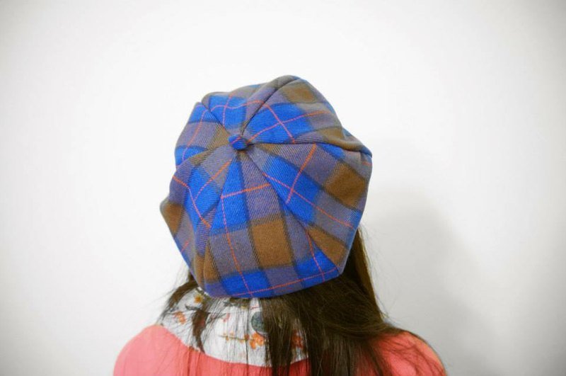 冬日蓝棕格纹毛球画家帽  - 帽子 - 其他材质 蓝色