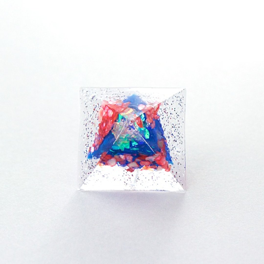 Pyramid Single Earrings (Supercritical) - 耳环/耳夹 - 其他材质 红色