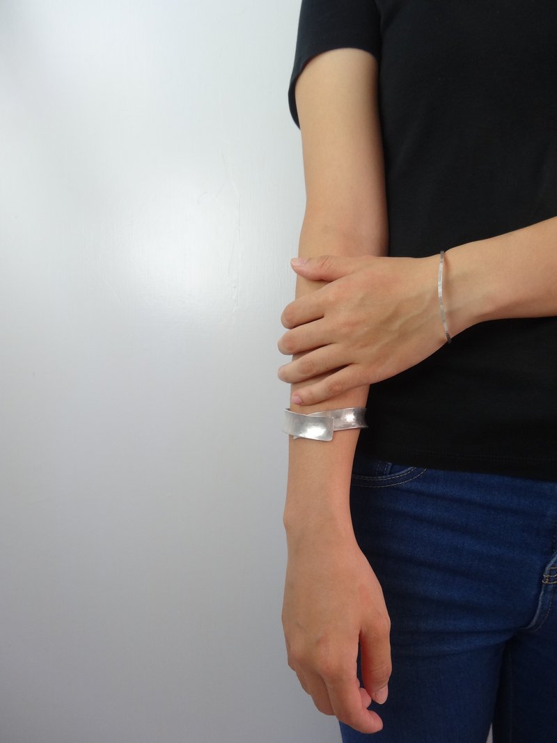 锻敲系列Forging collection 纯银手环 FGB001 台湾设计师手工银饰 - 手链/手环 - 纯银 