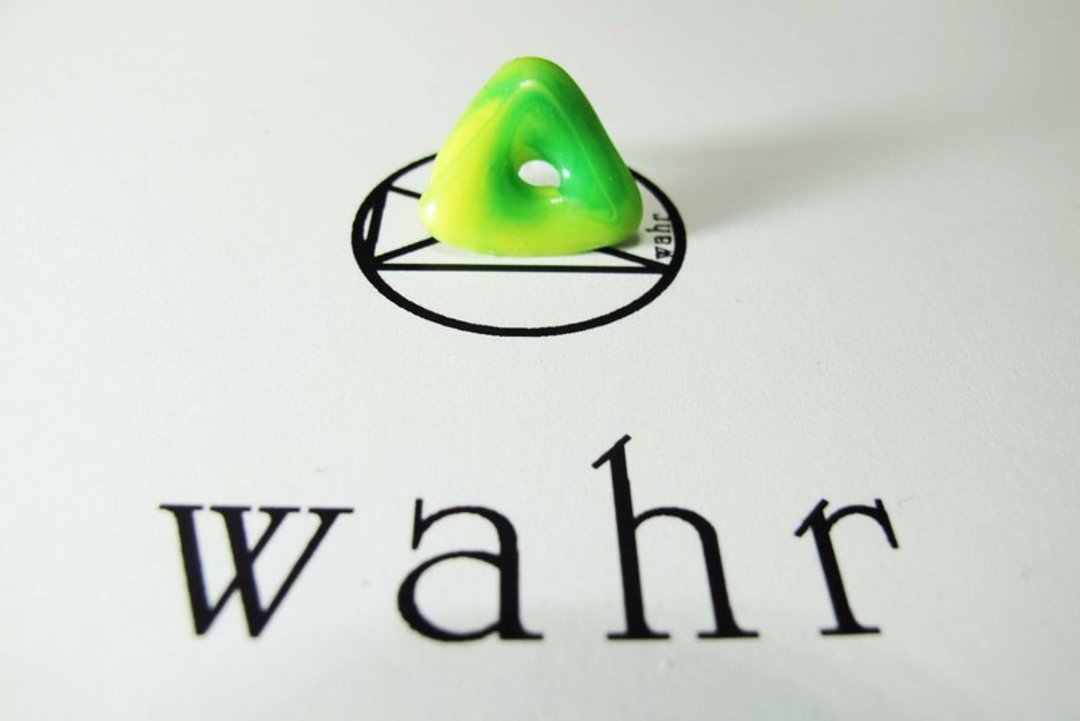【Wahr】萤光绿耳环 - 耳环/耳夹 - 其他材质 绿色