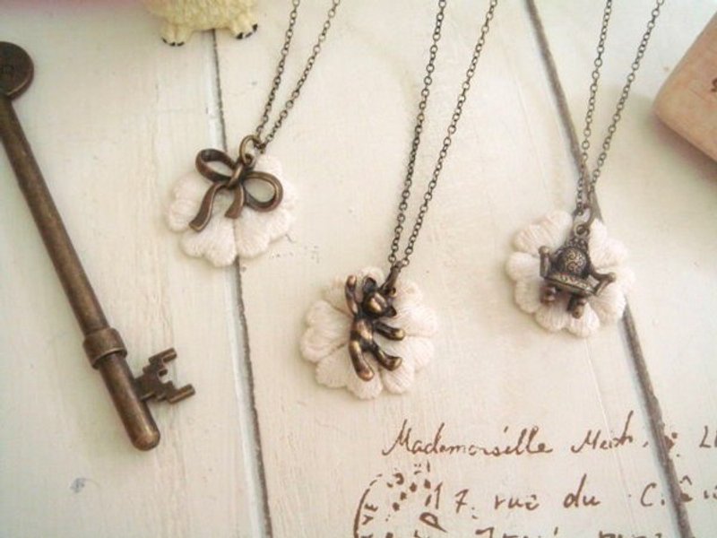 garohands 幸运草针织花朵 蝴蝶结、小熊、古典座椅手作短炼 /日系 / 杂货 / 手作 饰品 / 疗愈系 - 项链 - 其他金属 
