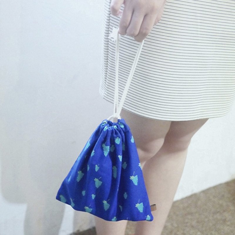 LLANO 清新旺来系列水果帆布收纳束口袋 香蕉樱桃菠萝 - 化妆包/杂物包 - 其他材质 多色