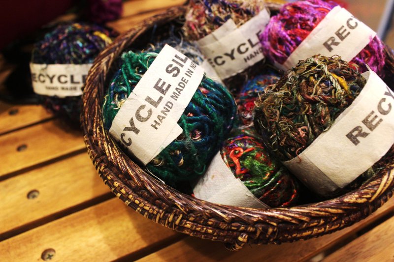 现货贩售  特殊缤纷色彩纱丽线 "小" (不挑色不挑款随机出货) - 编织/刺绣/羊毛毡/裁缝 - 棉．麻 多色