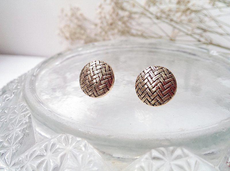 复古手工大耳环 金色【针织毛衣】 - 耳环/耳夹 - 塑料 金色